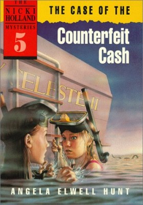 The Case of the Counterfeit Cash (The Nicki Holland Mystery Series #5)